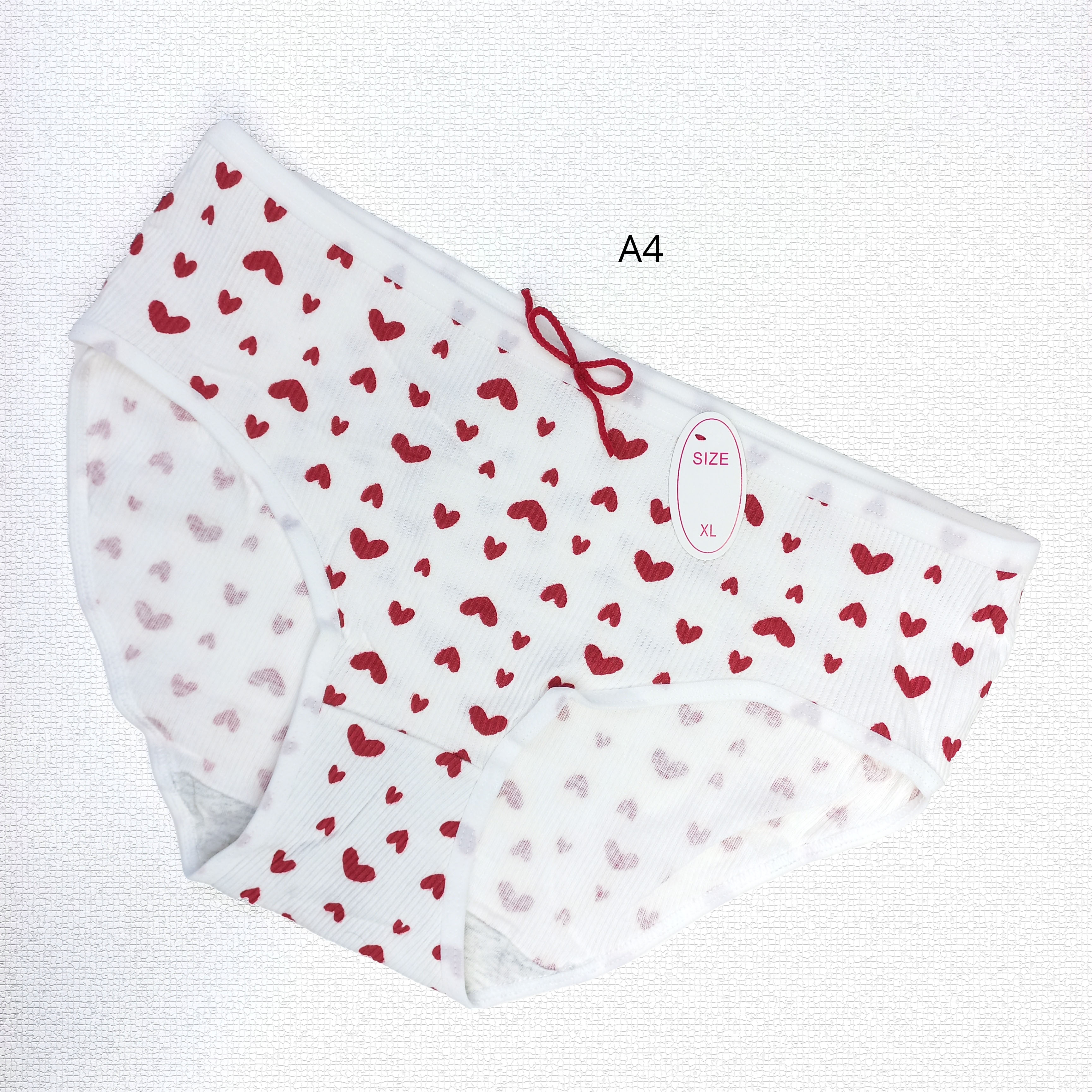 شورت زنانه فانتزی نخی طرح توت فرنگی