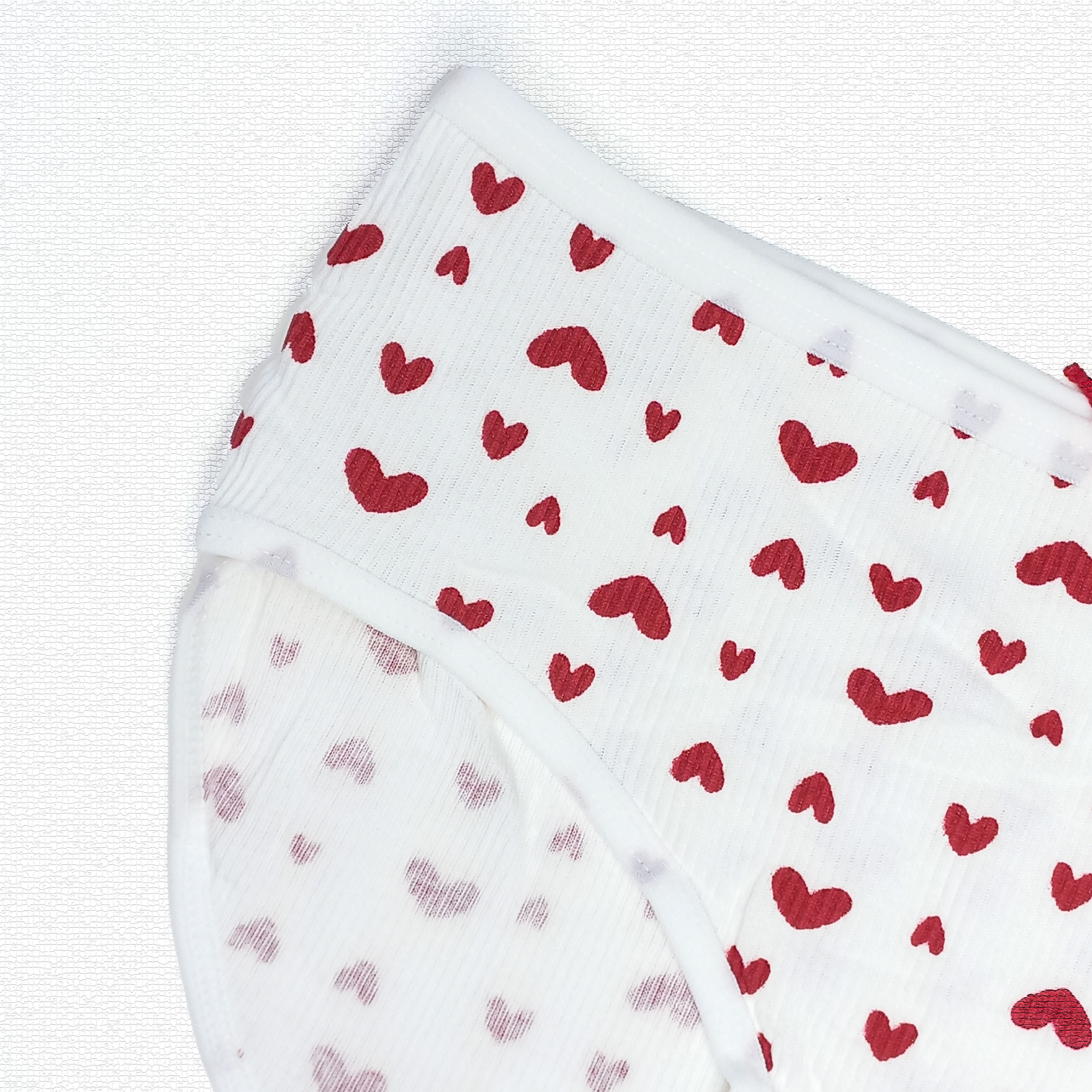 شورت زنانه فانتزی نخی طرح توت فرنگی