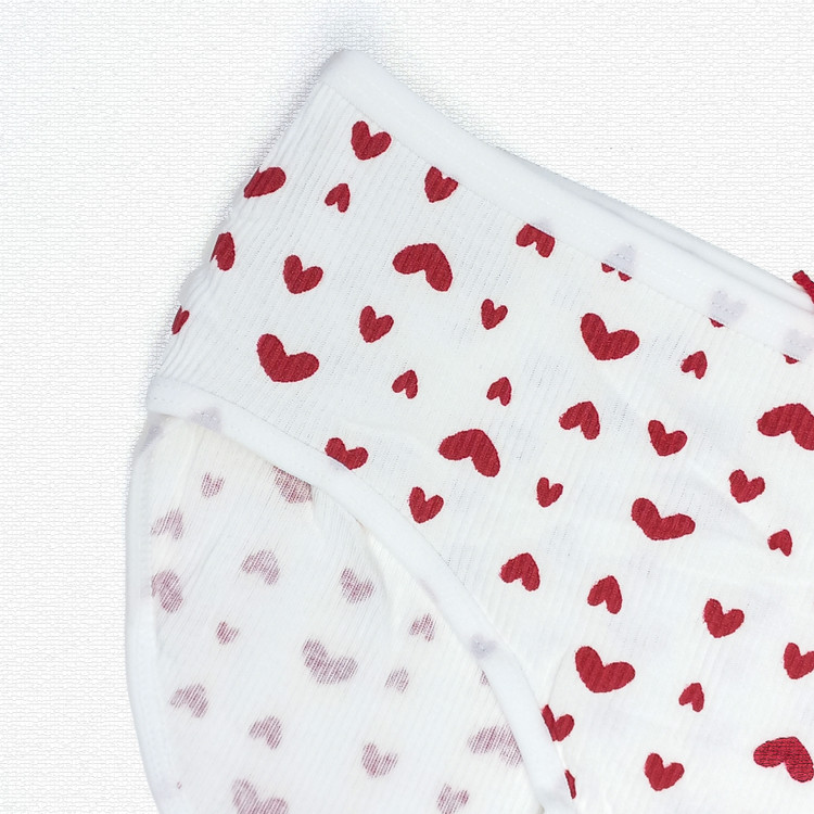 شورت زنانه فانتزی نخی طرح توت فرنگی